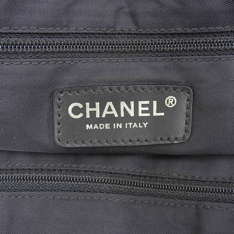 http://シャネル%20CHANEL%20ニュートラベルライン%20トートバッグ%20ナイロン/レザー%20ブラック%209番台%20中古%20CH0931