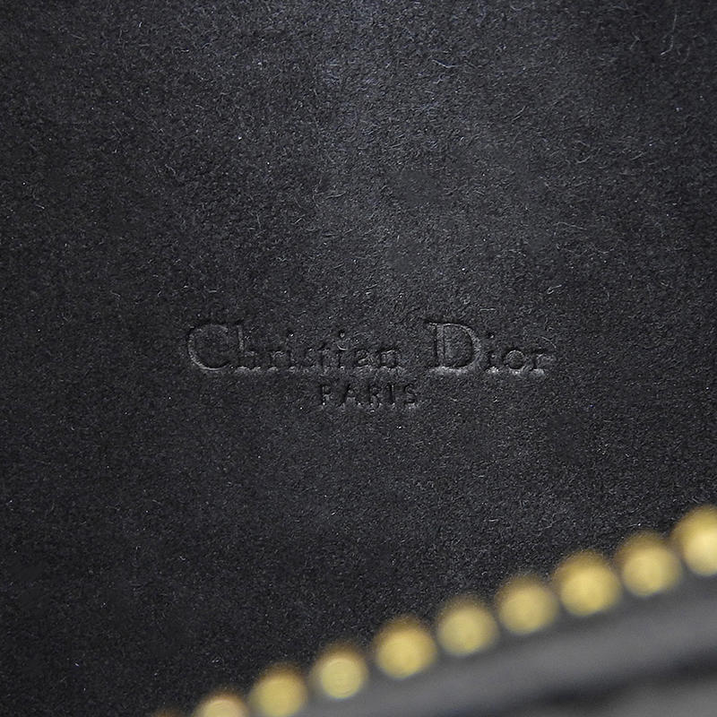 http://ディオール%20CHRISTIAN%20DIOR%20カロ%20ショルダーバッグ%20レザー%20ブラック%20S7431UBAE%20中古%20OB1899