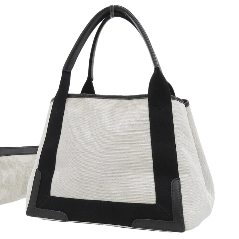 http://バレンシアガ%20BALENCIAGA%20ネイビーカバスS%20トートバッグ%20キャンバス/レザー%20ホワイト/ブラック%20中古%20OB1907