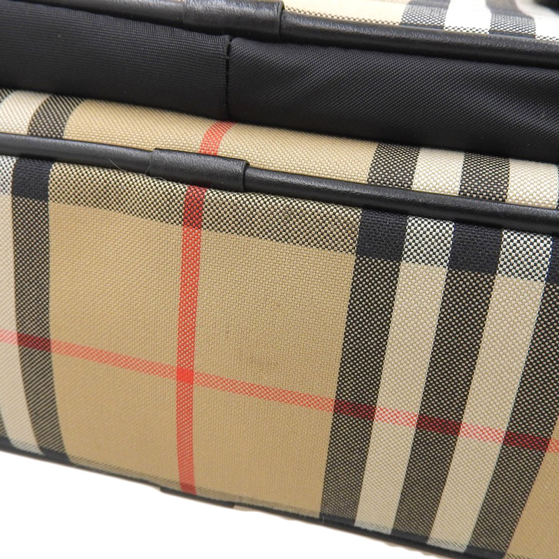 http://バーバリー%20BURBERRY%20ショルダーバッグ%20ナイロン/レザー%20ベージュ%20中古%20OB1911