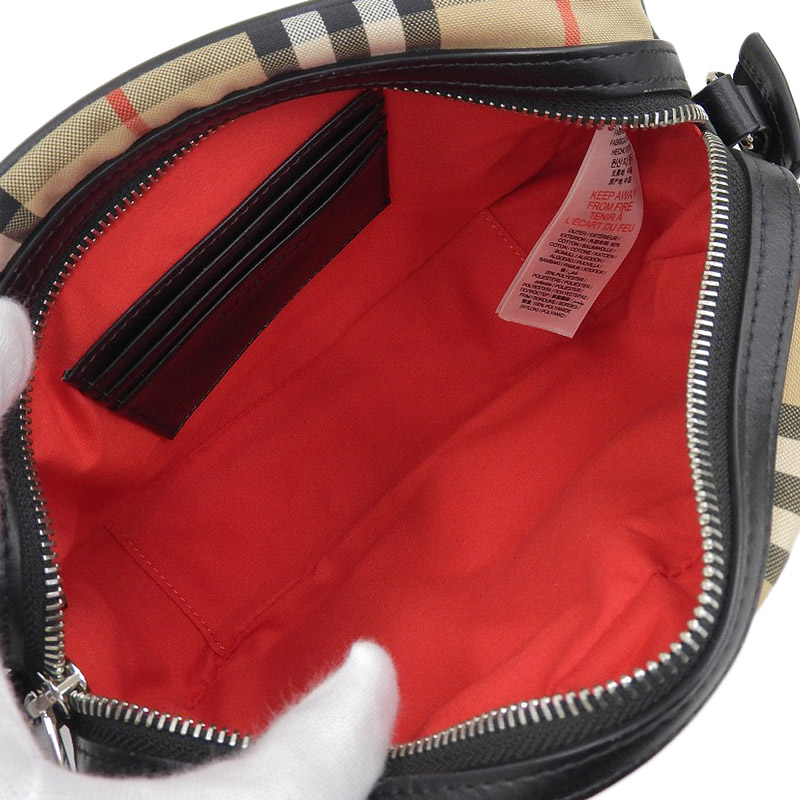 http://バーバリー%20BURBERRY%20ショルダーバッグ%20ナイロン/レザー%20ベージュ%20中古%20OB1911
