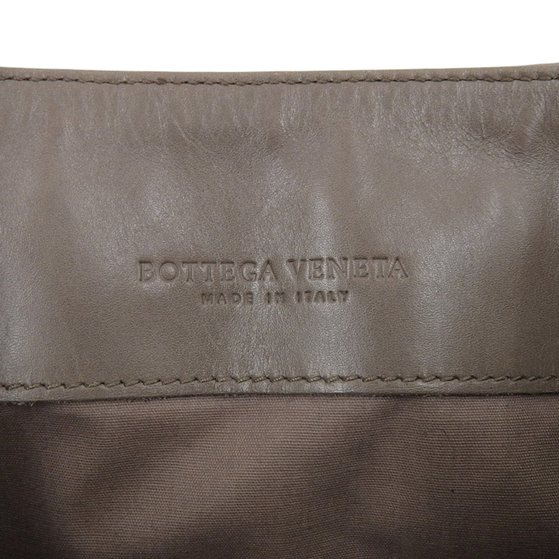 http://ボッテガヴェネタ%20BOTTEGA%20VENETA%20イントレチャート%20ショルダーバッグ%20レザー%20グレージュ%20172736%20中古%20OB2002