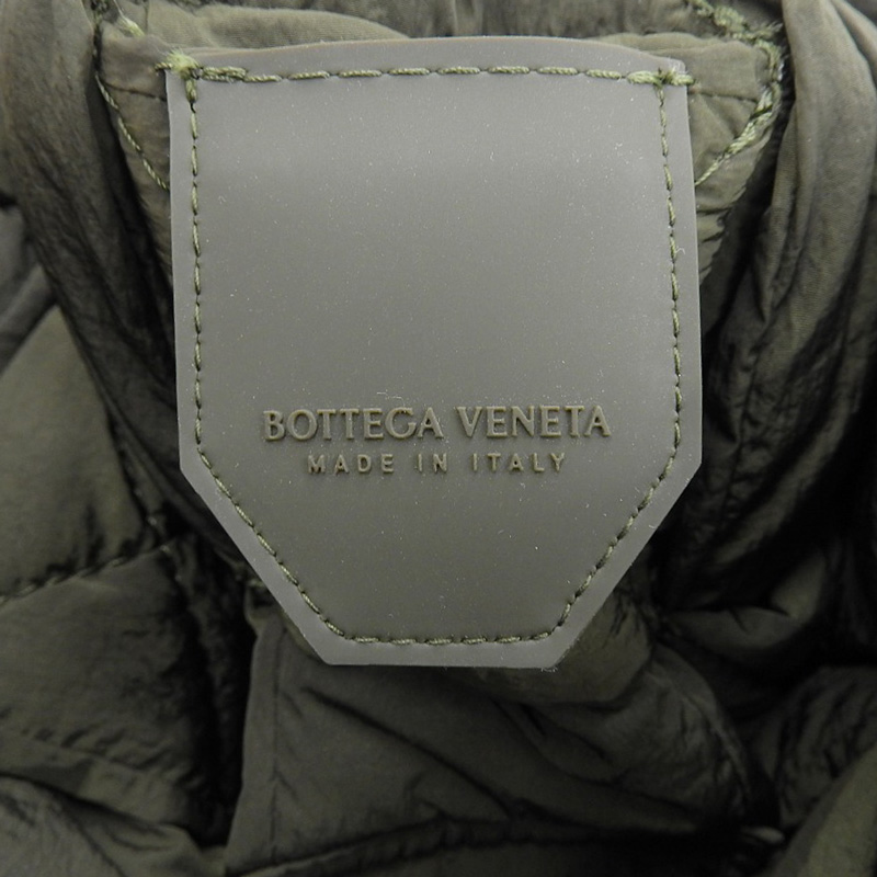 http://ボッテガヴェネタ%20BOTTEGA%20VENETA%20マキシイントレチャート%20カセット%20ショルダーバッグ%20ナイロン%20カーキ%20中古%20OB2003
