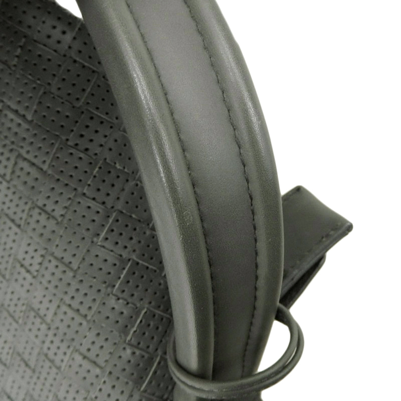 http://ボッテガヴェネタ%20BOTTEGA%20VENETA%20イントレチャート%20ビジネスバッグ%20ブリーフケース%20レザー%20グレー%20113095%20中古%20OB2004