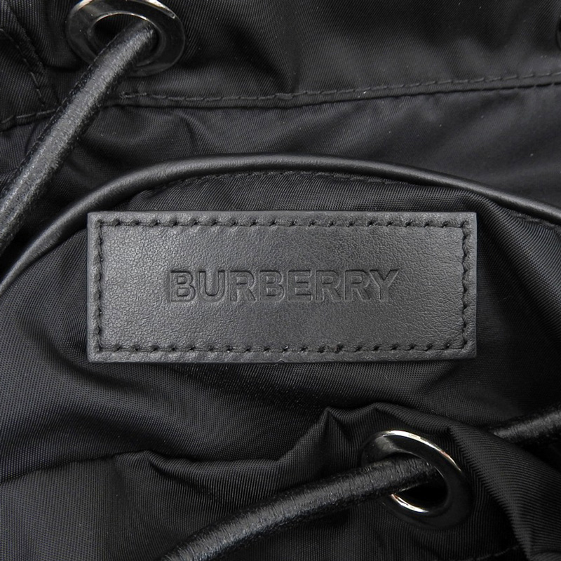 http://バーバリー%20BURBERRY%20バックパック%20リュックサック%20ナイロン/レザー%20ブラック%20中古%20OB2012