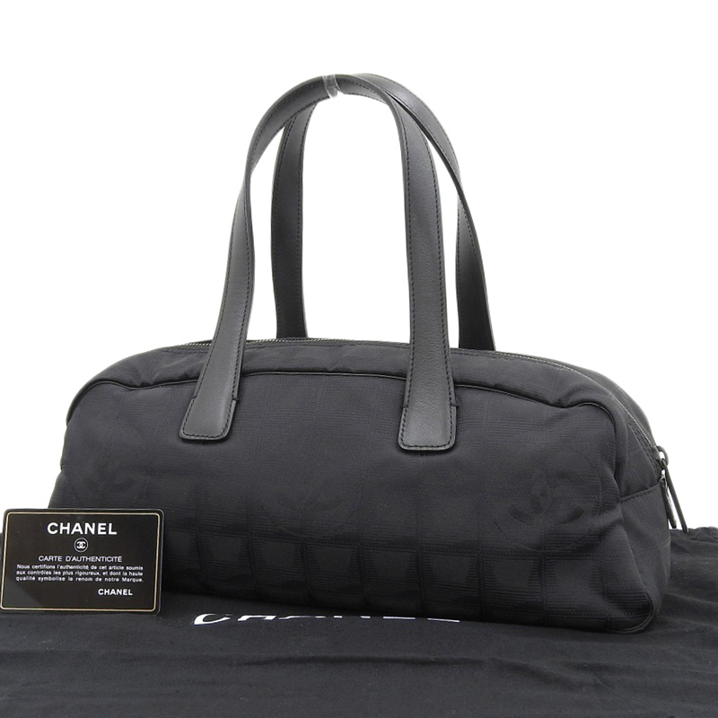 http://シャネル%20CHANEL%20ニュートラベルライン%20ミニボストン%20ハンドバッグ%20ナイロン/レザー%20ブラック%20A15828%20中古%20CH0937