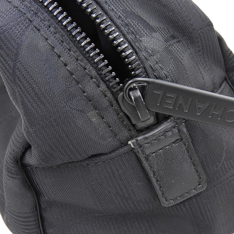 http://シャネル%20CHANEL%20ニュートラベルライン%20ミニボストン%20ハンドバッグ%20ナイロン/レザー%20ブラック%20A15828%20中古%20CH0937
