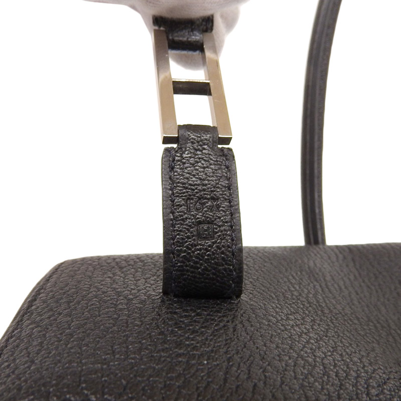 http://エルメス%20HERMES%20ドラッグ32%20ハンドバッグ%20レザー%20ブラック%20□H刻印%202004年%20中古%20HE0947