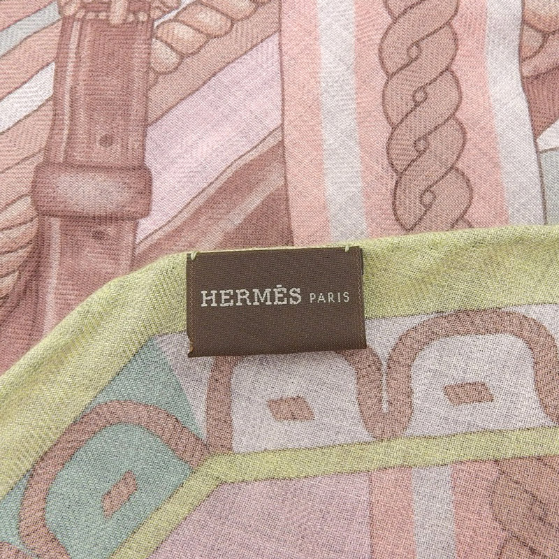 http://エルメス%20HERMES%20ポワンテュ%20スカーフ%20カシミア/シルク%20グリーン系%20中古%20HE0950