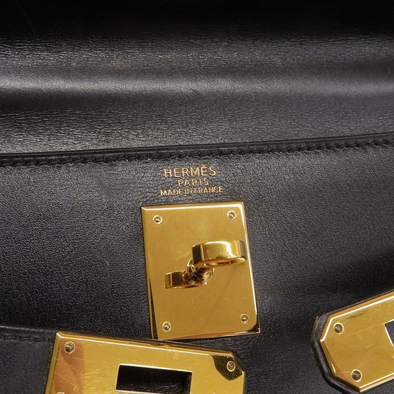 http://エルメス%20HERMES%20ケリー32%202WAYバッグ%20ハンドバッグ%20ショルダーバッグ%20ボックスカーフ%20ブラック%20□C刻印%201999年%20中古%20HE0952