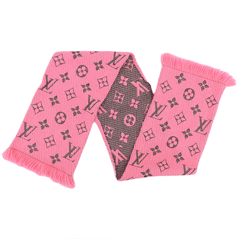 http://ルイヴィトン%20LOUIS%20VUITTON%20エシャルプロゴマニア%20マフラー%20ウール/シルク%20ローズポップピンク%20M76070%20中古%20LV1581