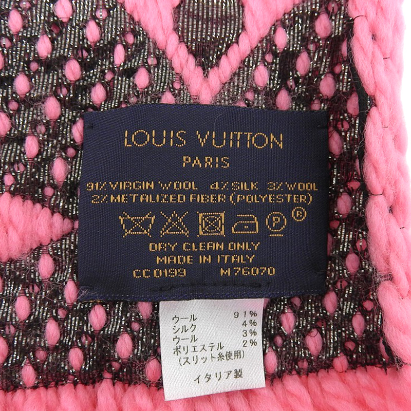 http://ルイヴィトン%20LOUIS%20VUITTON%20エシャルプロゴマニア%20マフラー%20ウール/シルク%20ローズポップピンク%20M76070%20中古%20LV1581