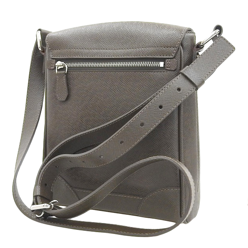http://ルイヴィトン%20LOUIS%20VUITTON%20タイガ%20ルカ%20ショルダーバッグ%20斜め掛けショルダー%20グリズリ%20M31198%20中古%20LV1587