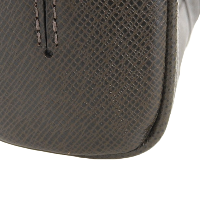 http://ルイヴィトン%20LOUIS%20VUITTON%20タイガ%20ルカ%20ショルダーバッグ%20斜め掛けショルダー%20グリズリ%20M31198%20中古%20LV1587