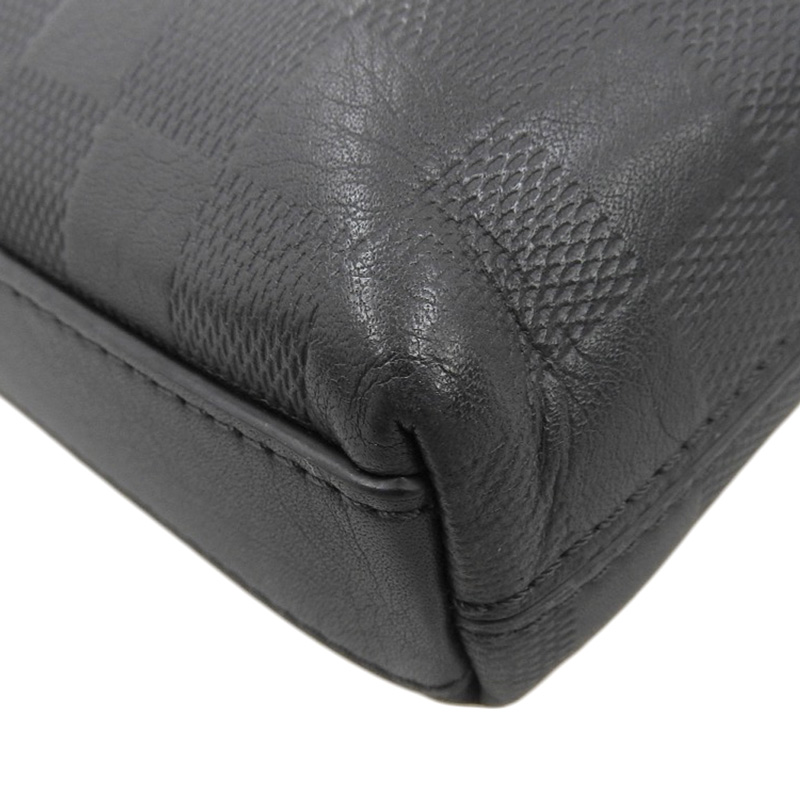 http://ルイヴィトン%20LOUIS%20VUITTON%20ダミエアンフィニ%20ポシェットディストリクト%20ショルダーバッグ%20オニキス%20N23355%20中古%20LV1588