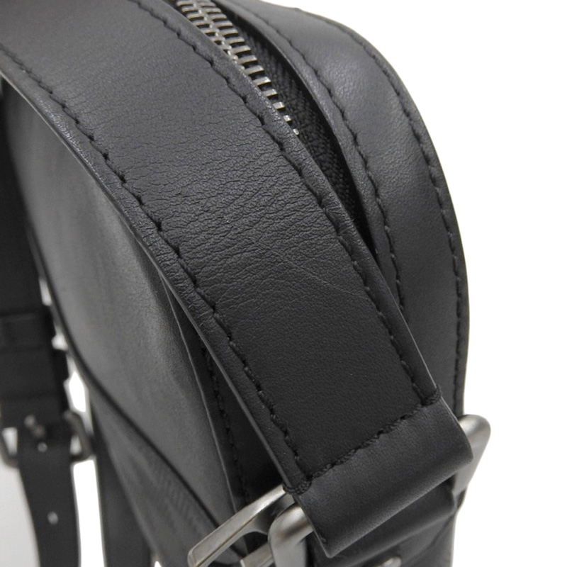 http://ルイヴィトン%20LOUIS%20VUITTON%20ダミエアンフィニ%20ポシェットディストリクト%20ショルダーバッグ%20オニキス%20N23355%20中古%20LV1588
