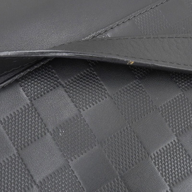 http://ルイヴィトン%20LOUIS%20VUITTON%20ダミエアンフィニ%20ポシェットディストリクト%20ショルダーバッグ%20オニキス%20N23355%20中古%20LV1588