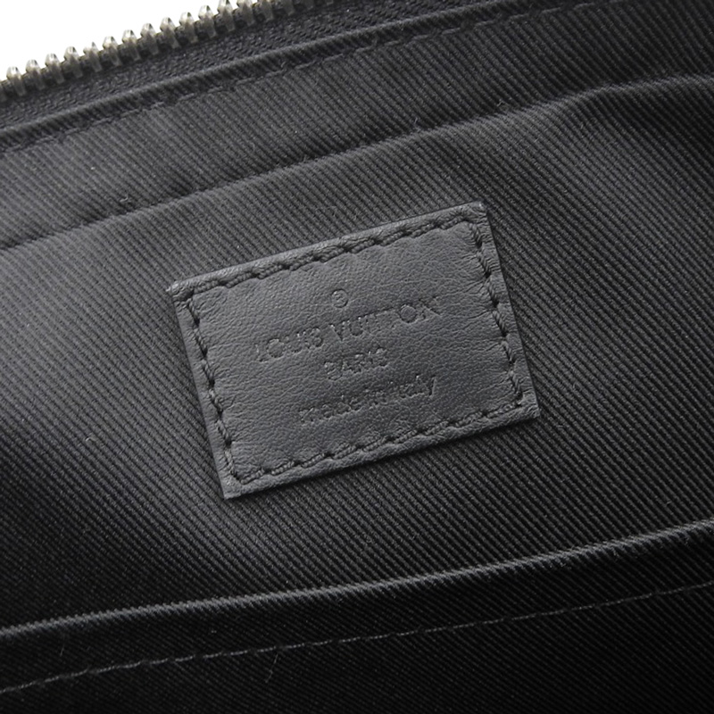 http://ルイヴィトン%20LOUIS%20VUITTON%20ダミエアンフィニ%20ポシェットディストリクト%20ショルダーバッグ%20オニキス%20N23355%20中古%20LV1588
