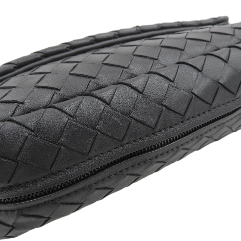 http://ボッテガヴェネタ%20BOTTEGA%20VENETA%20イントレチャート%20ショルダーバッグ%20レザー%20ブラック%20中古%20OB1913