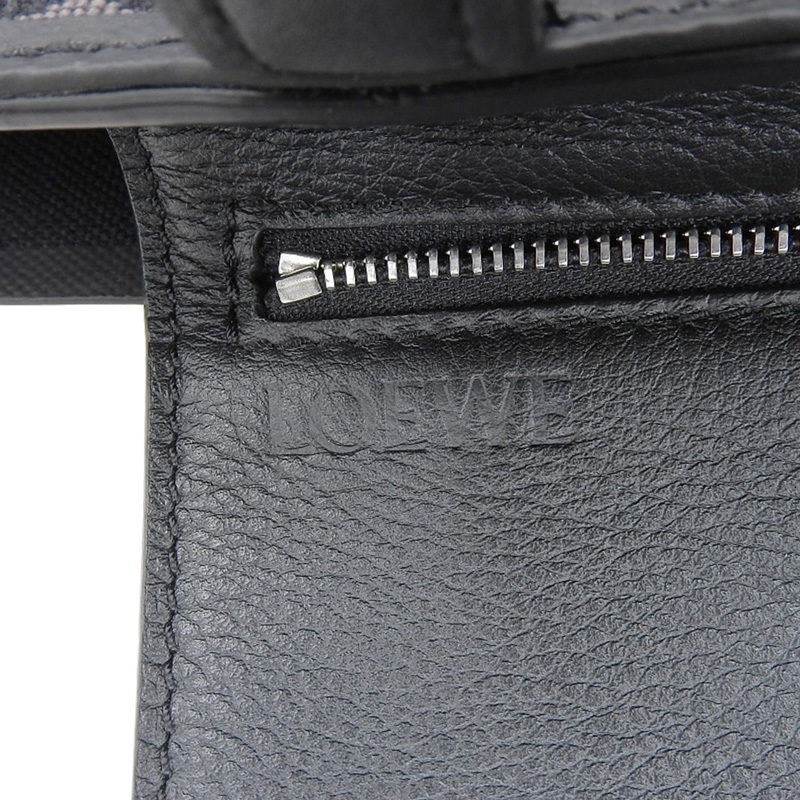 http://ロエベ%20LOEWE%20リピートアナグラム%20トートバッグ%20キャンバス/レザー%20ブラック%20中古%20OB1914