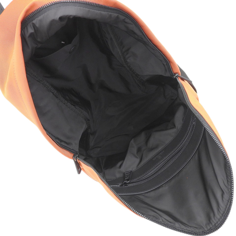 http://モンクレール%20MONCLER%20バックパック%20リュックサック%20ナイロン%20オレンジ%20美品%20OB1915