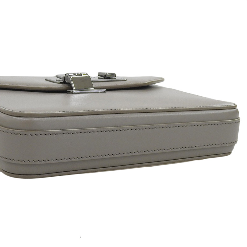 http://ディオール%20CHRISTIAN%20DIOR%20ショルダーバッグ%20レザー%20グレージュ%20中古%20OB1916