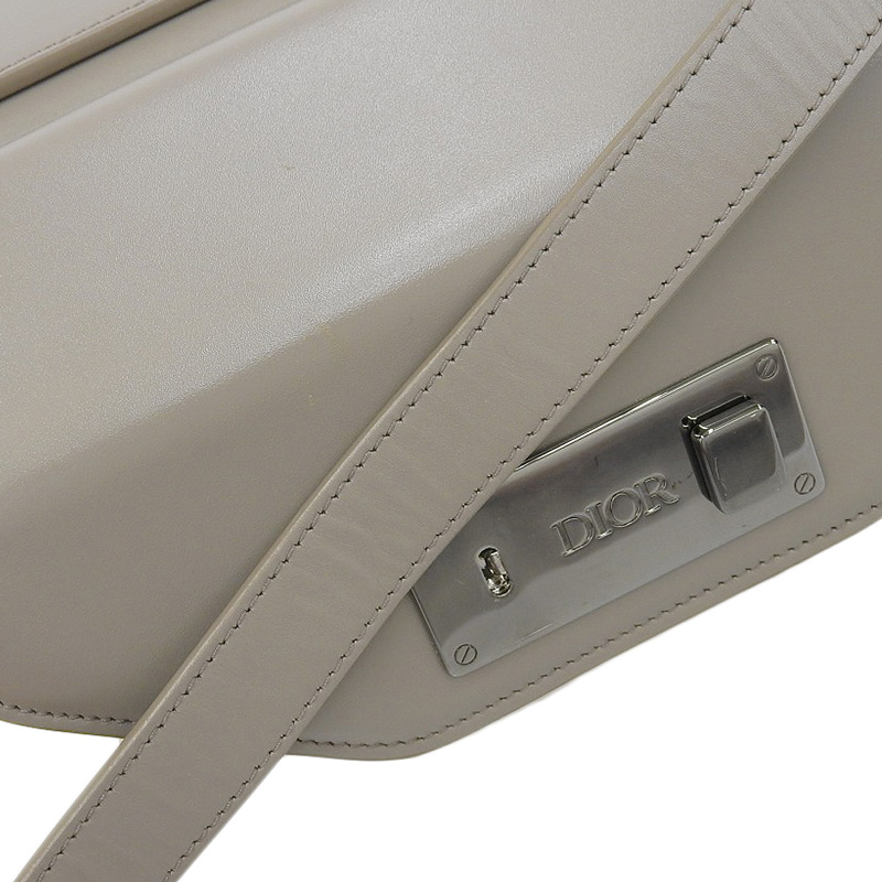 http://ディオール%20CHRISTIAN%20DIOR%20ショルダーバッグ%20レザー%20グレージュ%20中古%20OB1916