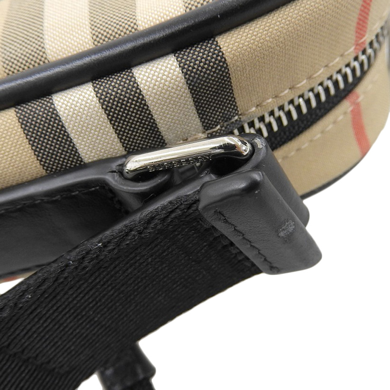 http://バーバリー%20BURBERRY%20ノバチェック%20ショルダーバッグ%20キャンバス/レザー%20ベージュ/ブラック%20中古%20OB1918