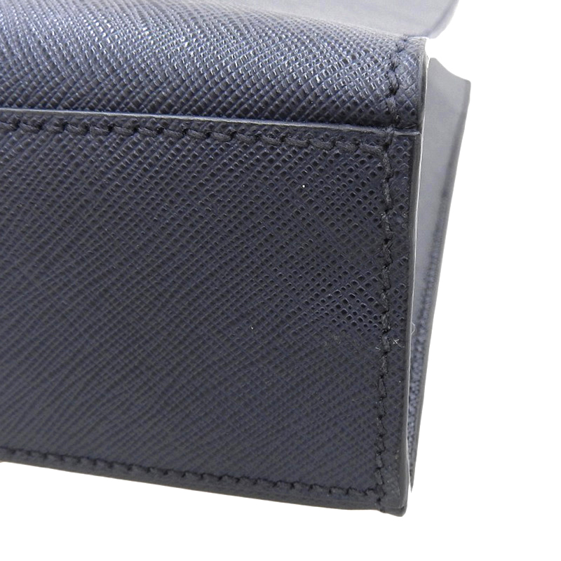 http://プラダ%20PRADA%20トートバッグ%20サフィアーノ%20レザー%20ネイビー%202VG083%20中古%20OB1919