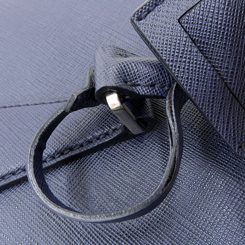http://プラダ%20PRADA%20トートバッグ%20サフィアーノ%20レザー%20ネイビー%202VG083%20中古%20OB1919
