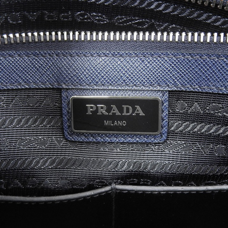 http://プラダ%20PRADA%20トートバッグ%20サフィアーノ%20レザー%20ネイビー%202VG083%20中古%20OB1919