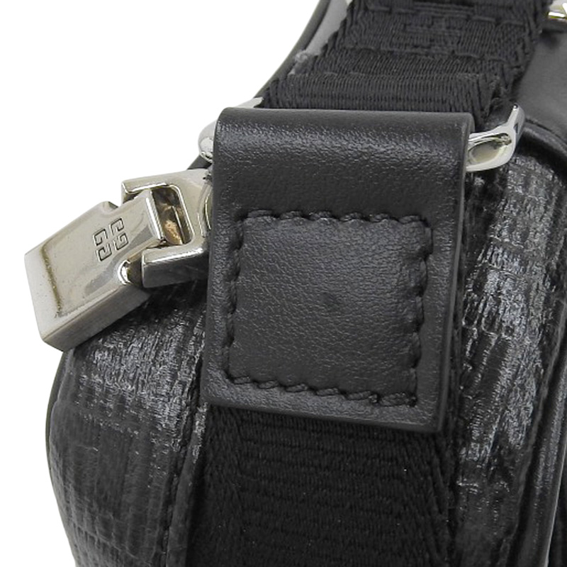 http://ジバンシー%20GIVENCHY%20Gエッセンシャルズ%20ショルダーバッグ%20カメラバッグ%20コーティングキャンバス%20ブラック%20中古%20OB1922