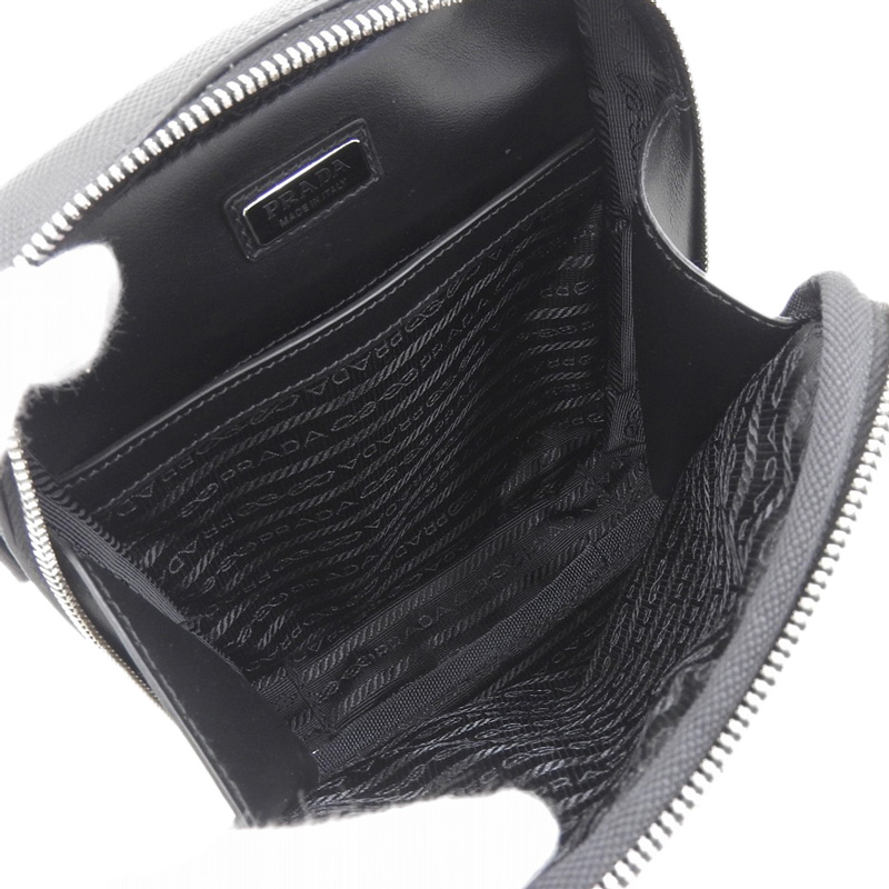 http://プラダ%20PRADA%20ショルダーバッグ%20サフィアーノ%20レザー%20ブラック%202VH154%20中古%20OB1926