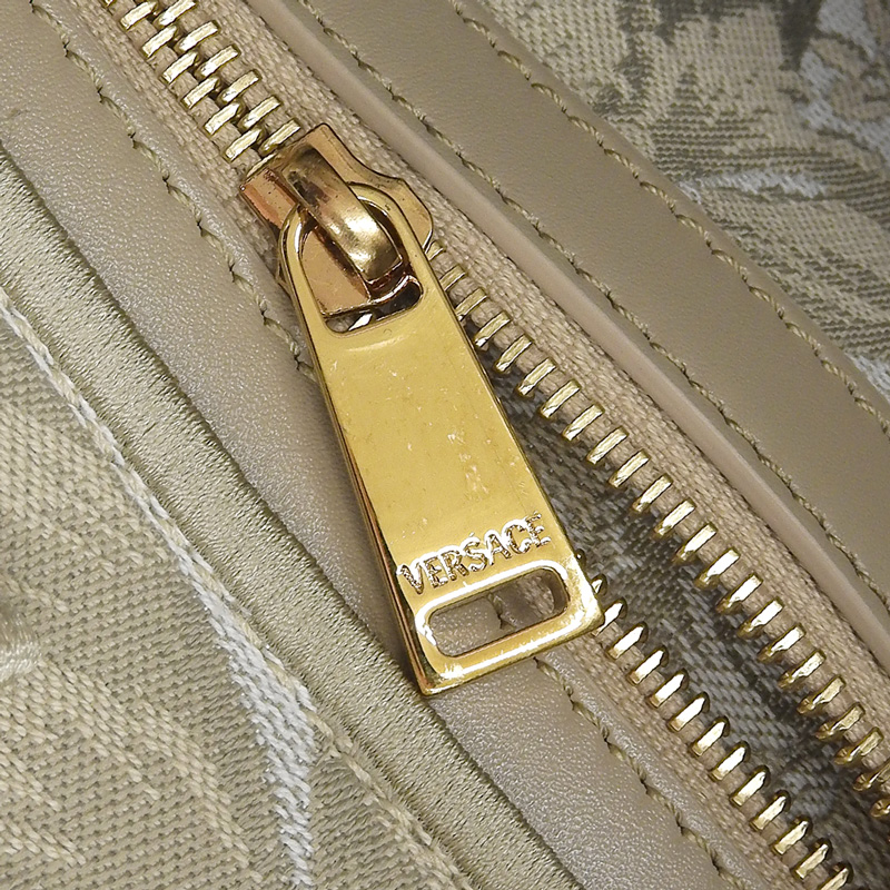 http://ヴェルサーチ%20VERSACE%20アテナ%20ミディアム%202WAYバッグ%20トートバッグ%20キャンバス%20ベージュ%20中古%20OB1928