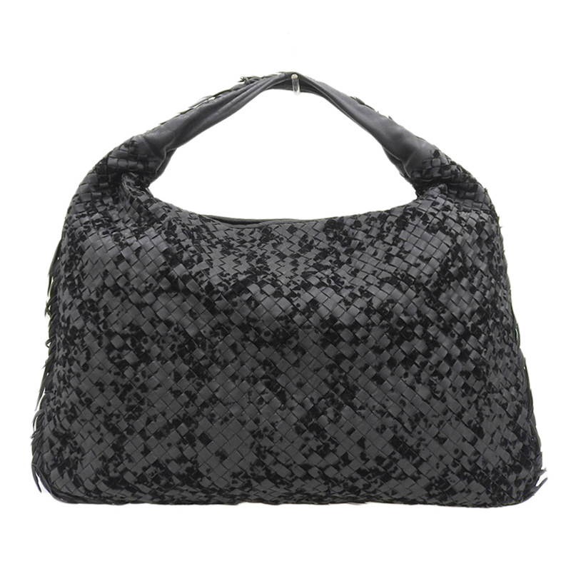 http://ボッテガヴェネタ%20BOTTEGA%20VENETA%20イントレチャート%20ホーボー%20ショルダーバッグ%20ワンショルダー%20レザー%20ブラック%20中古%20OB1931