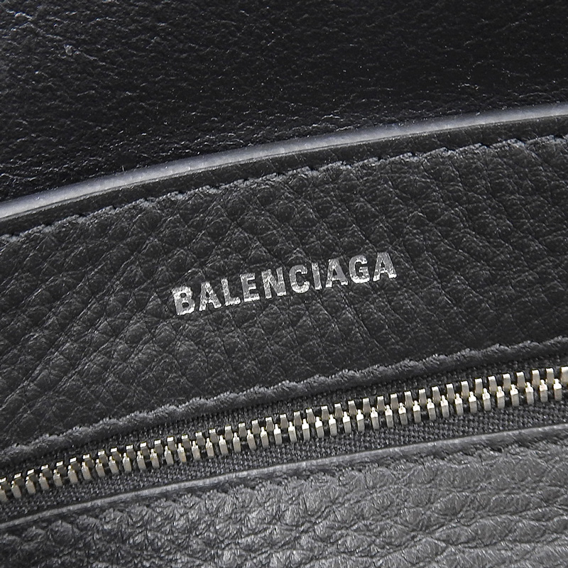 http://バレンシアガ%20BALENCIAGA%20エブリデイトートXXS%202WAYバッグ%20ハンドバッグ%20ショルダーバッグ%20レザー%20ブラック%20551815%20中古%20OB1938