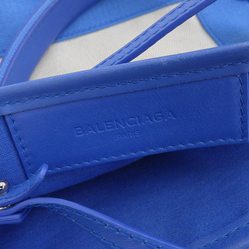 http://バレンシアガ%20BALENCIAGA%20ネイビーカバスXS%20ハンドバッグ%20ショルダーバッグ%20キャンバス/レザー%20ホワイト/ブルー%20390346%20中古%20OB1945