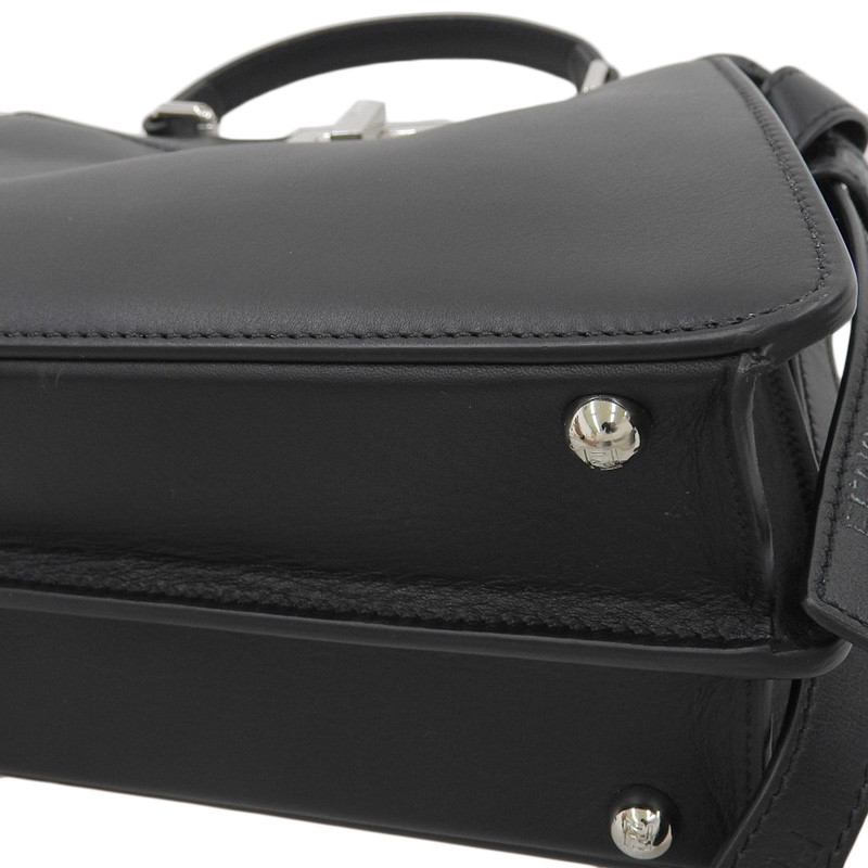http://フェンディ%20FENDI%20ピーカブー%20アイシーユー%20スモール%202WAY%20ハンドバッグ%20ショルダーバッグ%20レザー%20ブラック%208BN327%20美品%20OB1956