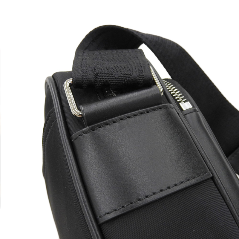 http://バーバリー%20BURBERRY%20バディー%20ショルダーバッグ%20ナイロン%20ブラック%20中古%20OB1958