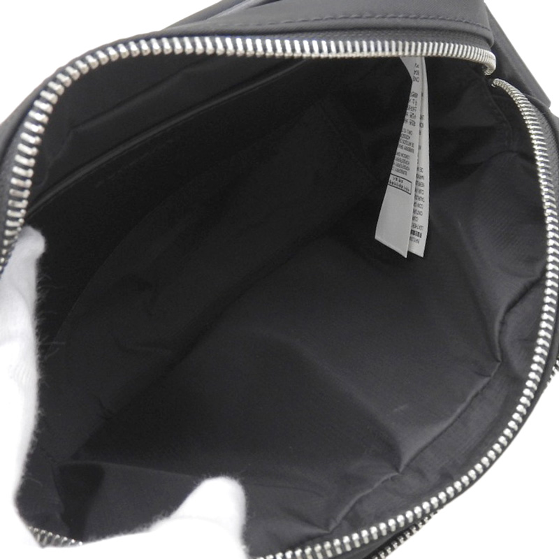 http://バーバリー%20BURBERRY%20バディー%20ショルダーバッグ%20ナイロン%20ブラック%20中古%20OB1958