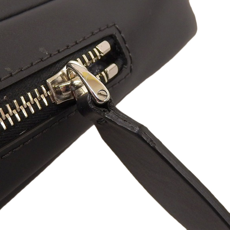 http://ヴァレンティノ%20VALENTINO%20ボディバッグ%20ウエストバッグ%20レザー%20ブラック%20中古%20OB1960