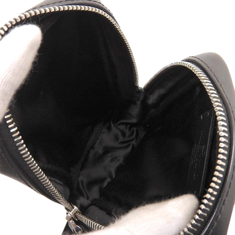 http://ヴァレンティノ%20VALENTINO%20ボディバッグ%20ウエストバッグ%20レザー%20ブラック%20中古%20OB1960