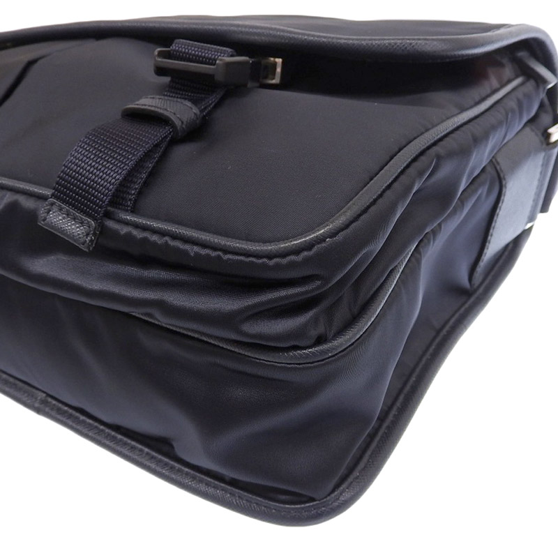 http://プラダ%20PRADA%20ショルダーバッグ%20メッセンジャーバッグ%20ナイロン/レザー%20ネイビー%202VD768%20中古%20OB1962