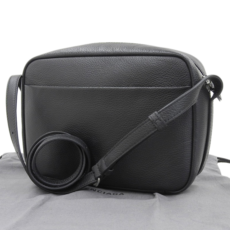 http://バレンシアガ%20BALENCIAGA%20エブリデイ%20ショルダーバッグ%20カメラバッグ%20ポシェット%20レザー%20ブラック%20679267%20中古%20OB2022