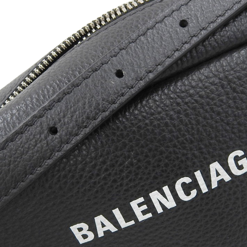 http://バレンシアガ%20BALENCIAGA%20エブリデイ%20ショルダーバッグ%20カメラバッグ%20ポシェット%20レザー%20ブラック%20679267%20中古%20OB2022
