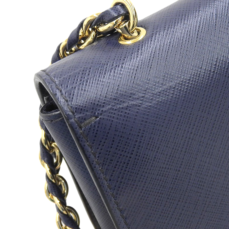 http://フェラガモ%20FERRAGAMO%20ヴァラ%20ショルダーバッグ%20チェーンショルダー%20レザー%20ネイビー%20中古%20OB2024