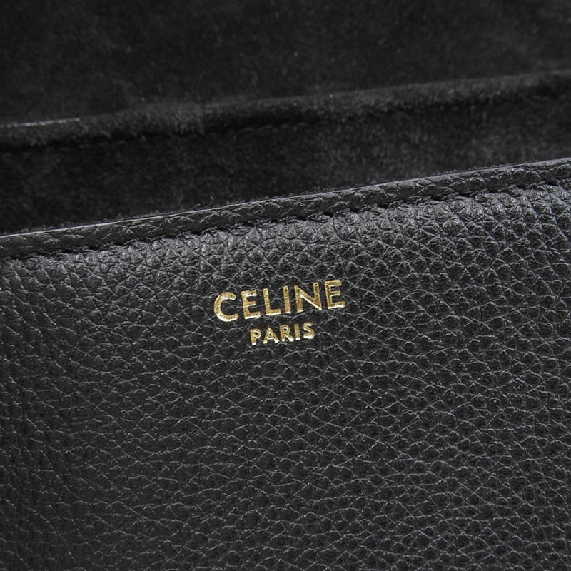 http://セリーヌ%20CELINE%20ティーン%20ソフト16%20ショルダーバッグ%20斜め掛けショルダー%20レザー%20ブラック%20196853CR8%20中古%20OB2025