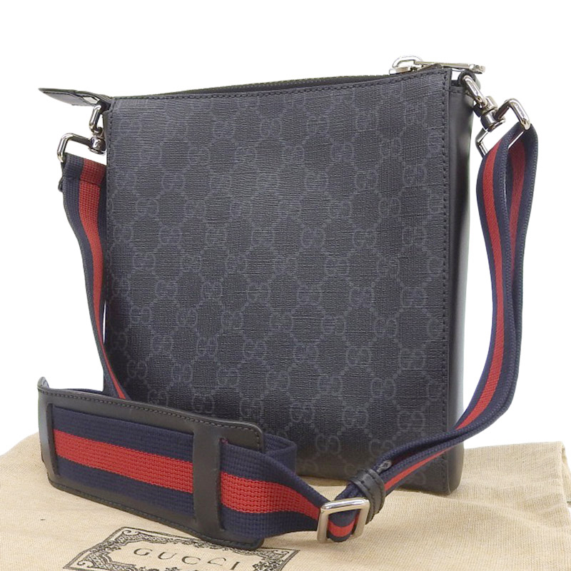 http://グッチ%20GUCCI%20GGスプリーム%20スモールメッセンジャーバッグ%20ショルダーバッグ%20PVC%20ブラック%20グレー%20523599%20中古%20GU0599