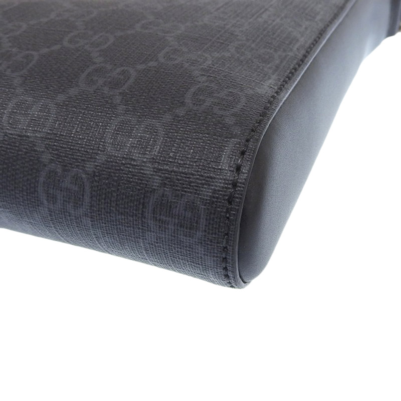 http://グッチ%20GUCCI%20GGスプリーム%20スモールメッセンジャーバッグ%20ショルダーバッグ%20PVC%20ブラック%20グレー%20523599%20中古%20GU0599