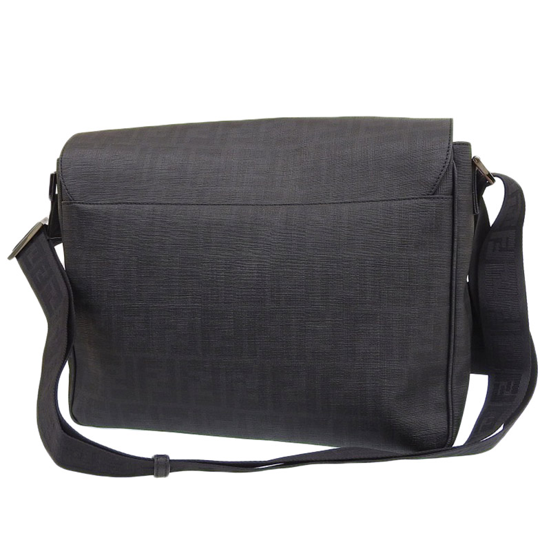http://フェンディ%20FENDI%20ズッカ%20ショルダーバッグ%20メッセンジャーバッグ%20PVC%20ブラック%20グレー%207VA195%20中古%20OB1965